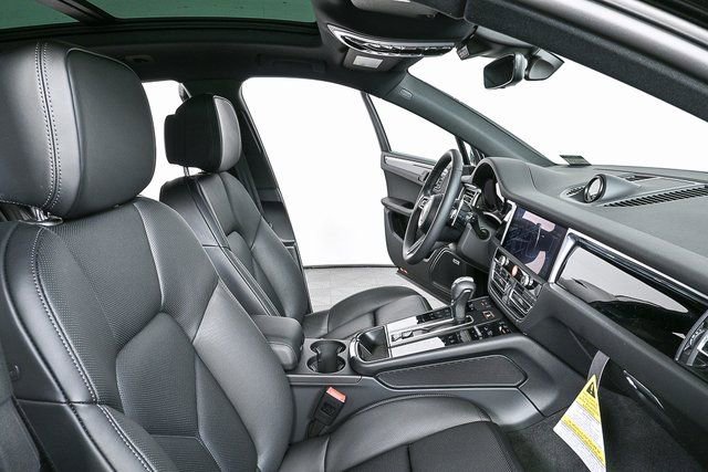 New 2026 Porsche Macan image 23