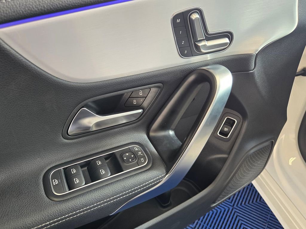 Used 2025 Mercedes-Benz CLA 250 4MATIC image 12