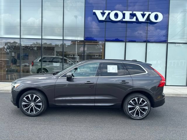 Certified 2022 Volvo XC60 B5 Momentum w/ Advanced Package AWD/4WD image 2