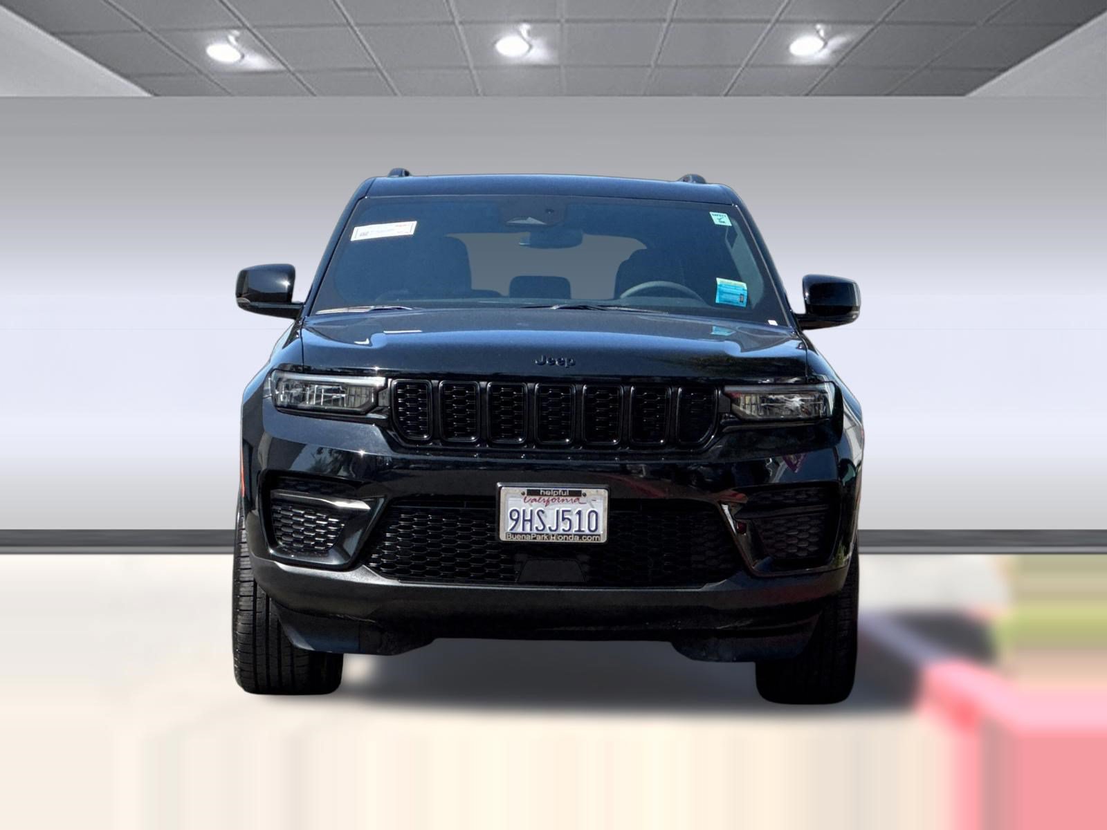Used 2023 Jeep Grand Cherokee Altitude AWD/4WD image 5