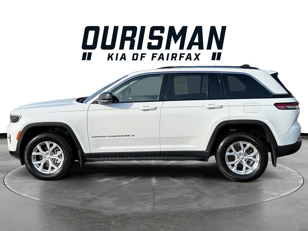 Used 2023 Jeep Grand Cherokee Limited w/ Luxury Tech Group II image 3