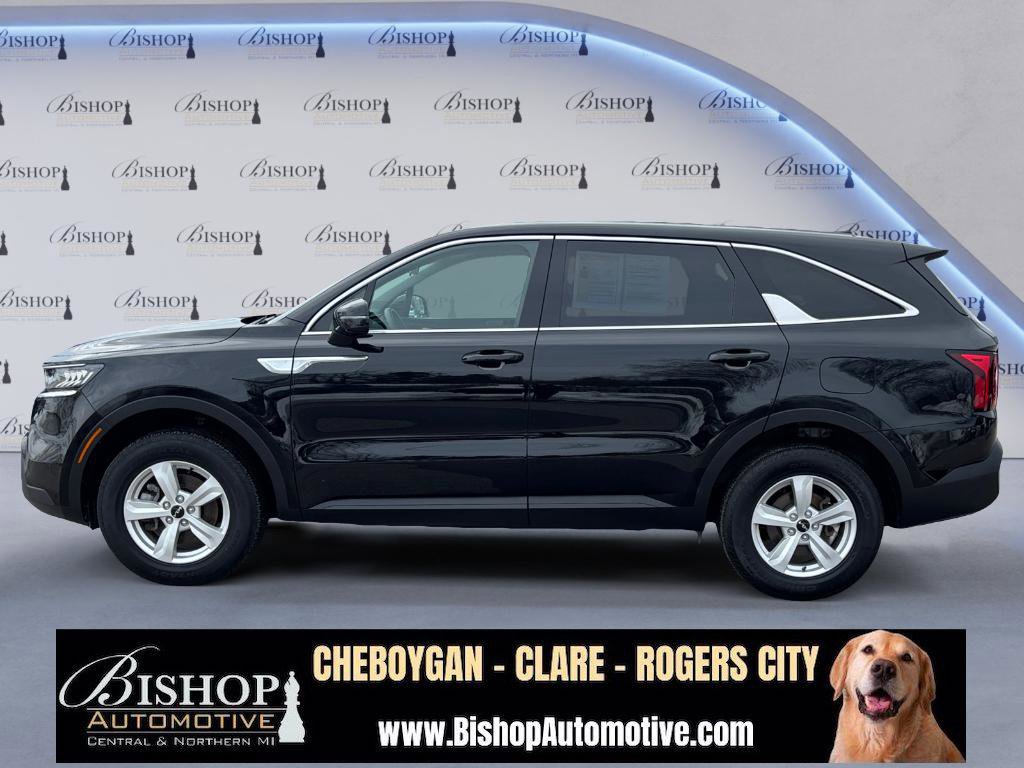 Used 2023 Kia Sorento LX image 18