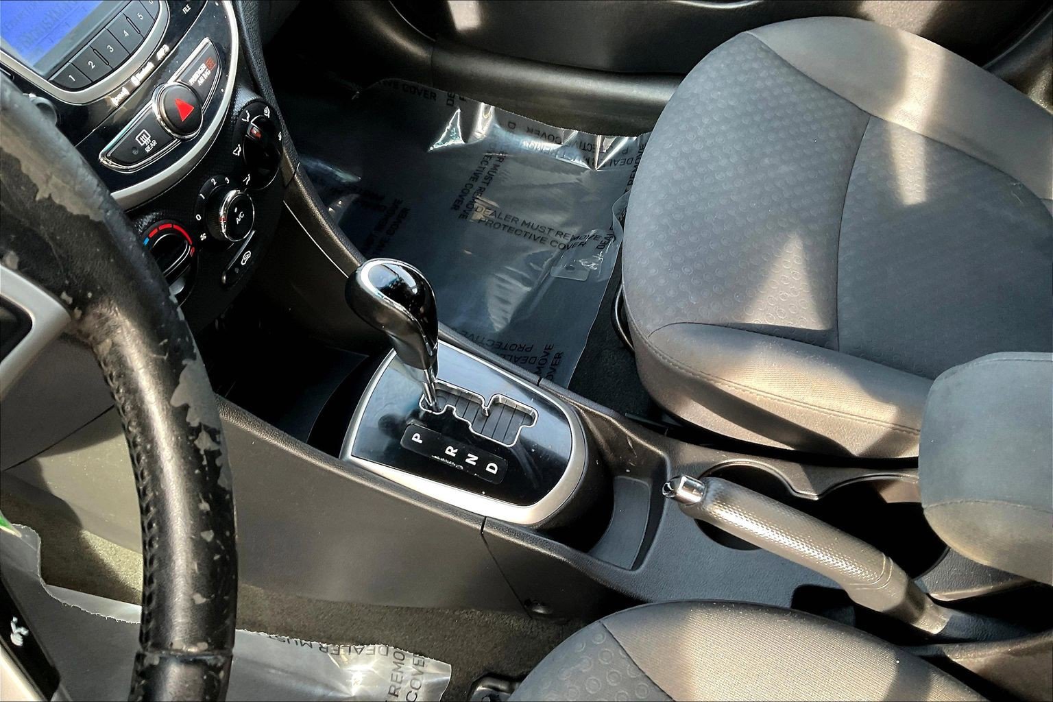 Used 2012 Hyundai Accent SE image 17