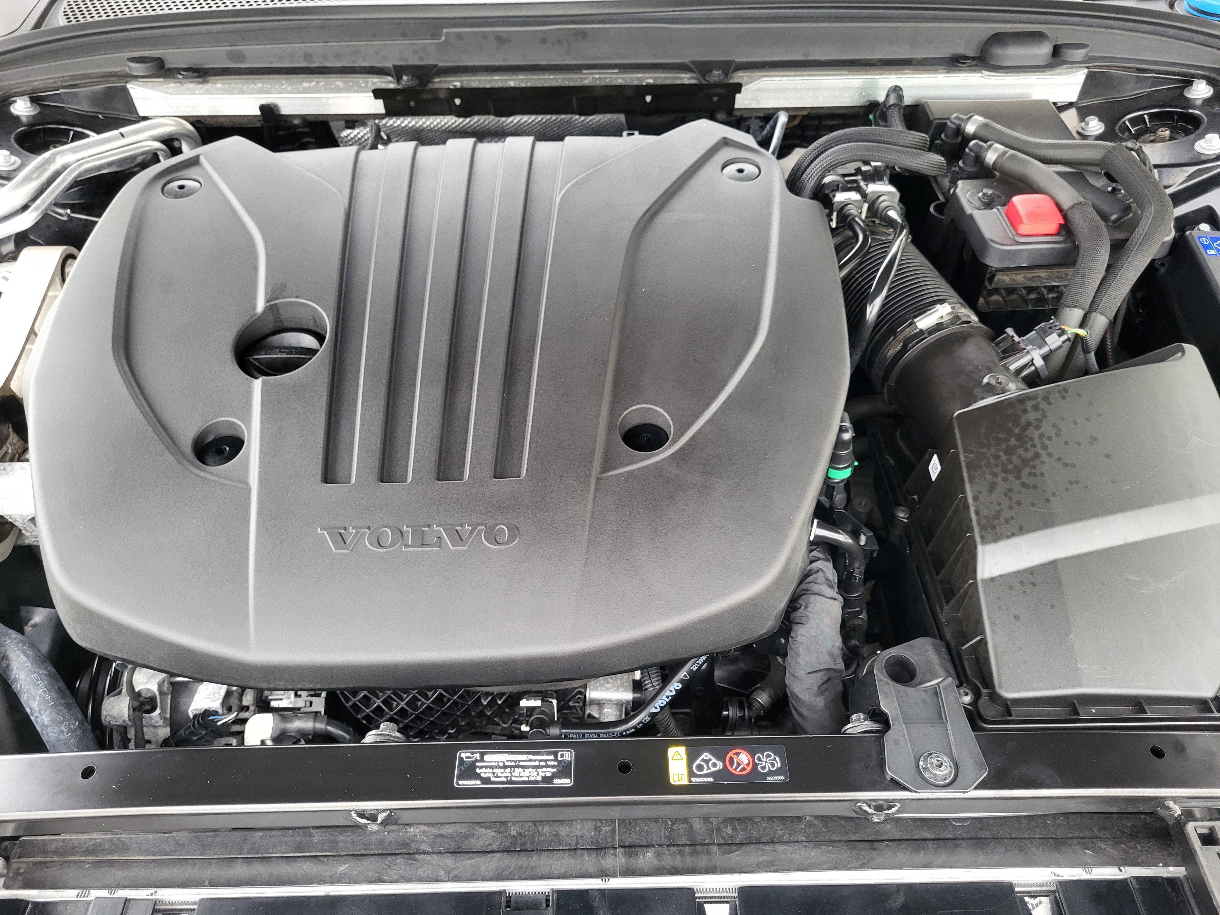 Certified 2024 Volvo V60 B5 Cross Country Plus AWD/4WD image 25