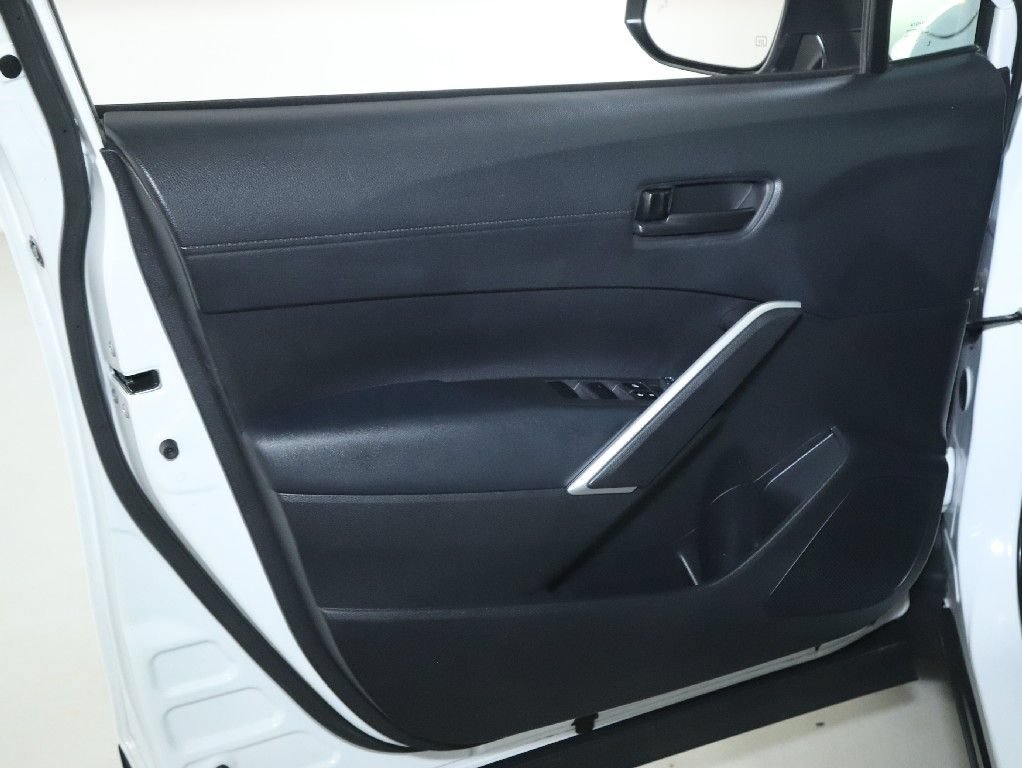 Used 2024 Toyota Corolla Cross LE FWD image 15