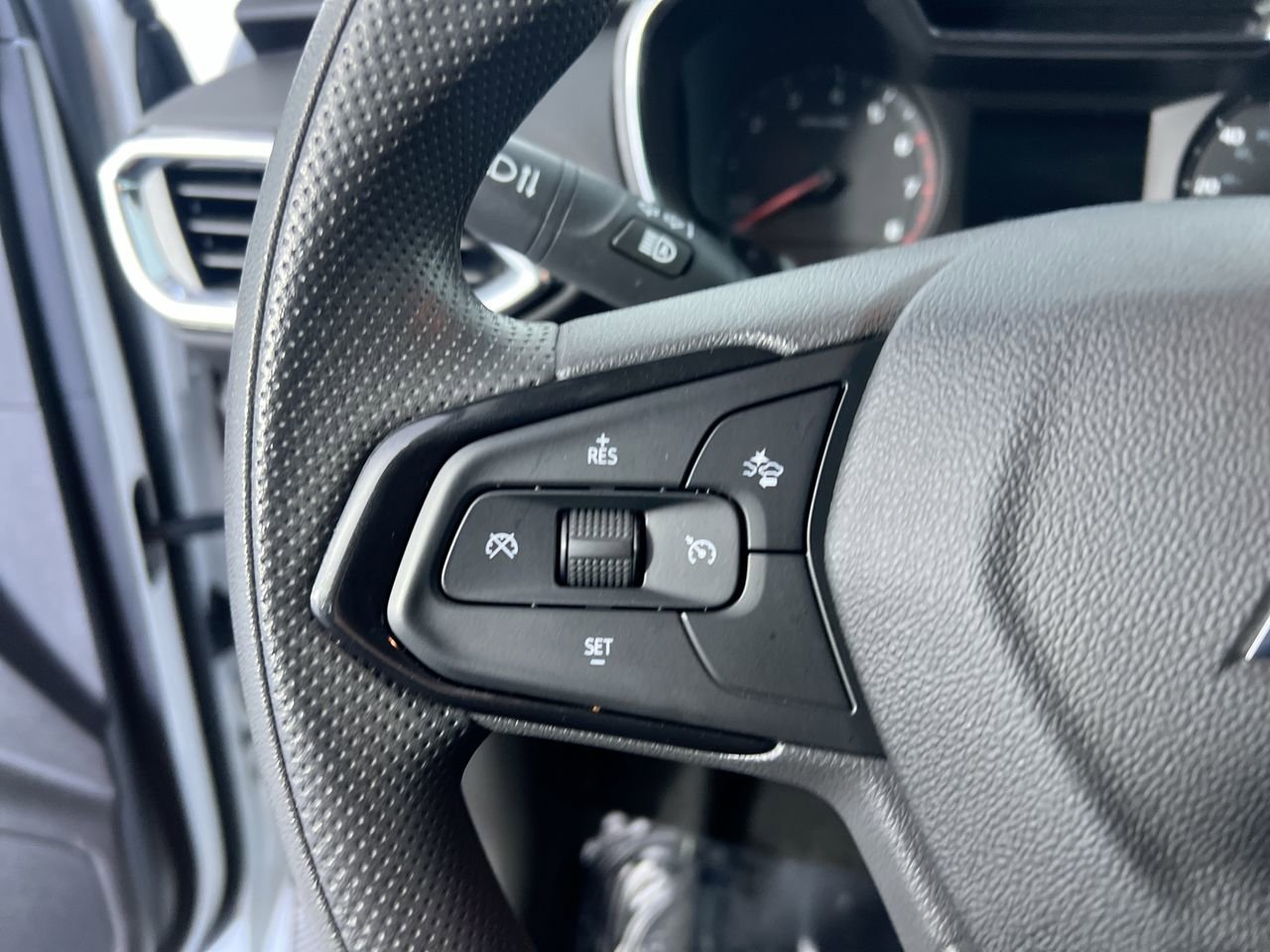 Used 2023 Chevrolet TrailBlazer LT FWD image 16