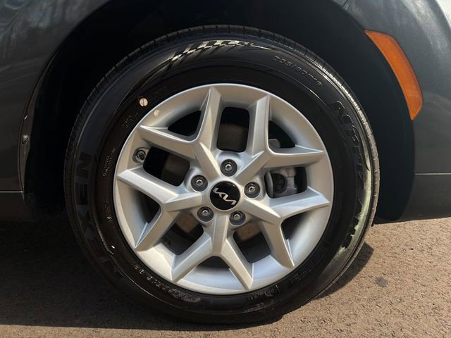 Used 2025 Kia Soul LX image 12