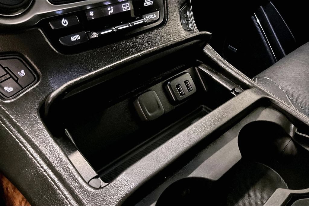 Used 2020 Chevrolet Tahoe Premier AWD/4WD image 16