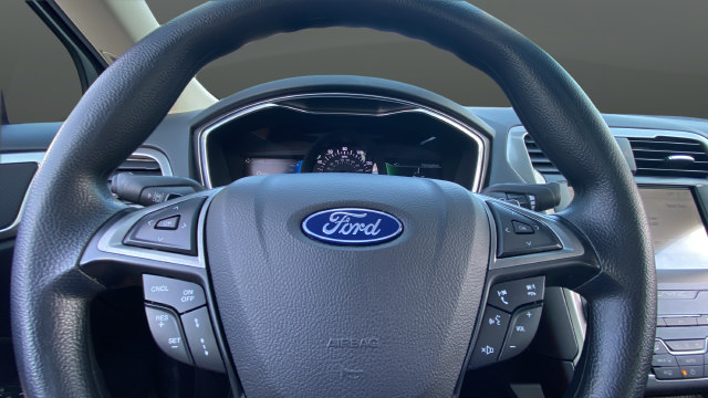 Used 2020 Ford Fusion SE AWD/4WD image 15