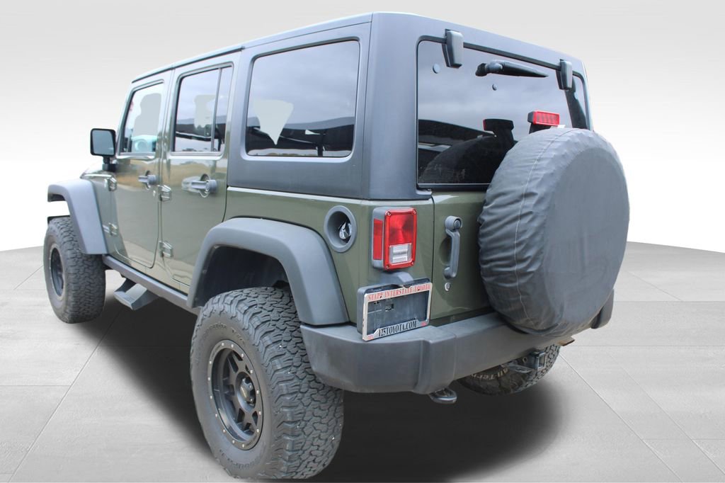 Used 2015 Jeep Wrangler Unlimited Rubicon w/ Connectivity Group AWD/4WD image 15