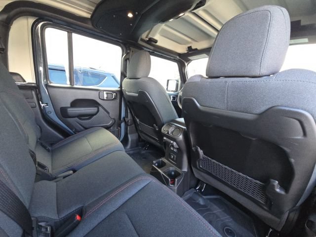 Used 2025 Jeep Gladiator Rubicon AWD/4WD image 16
