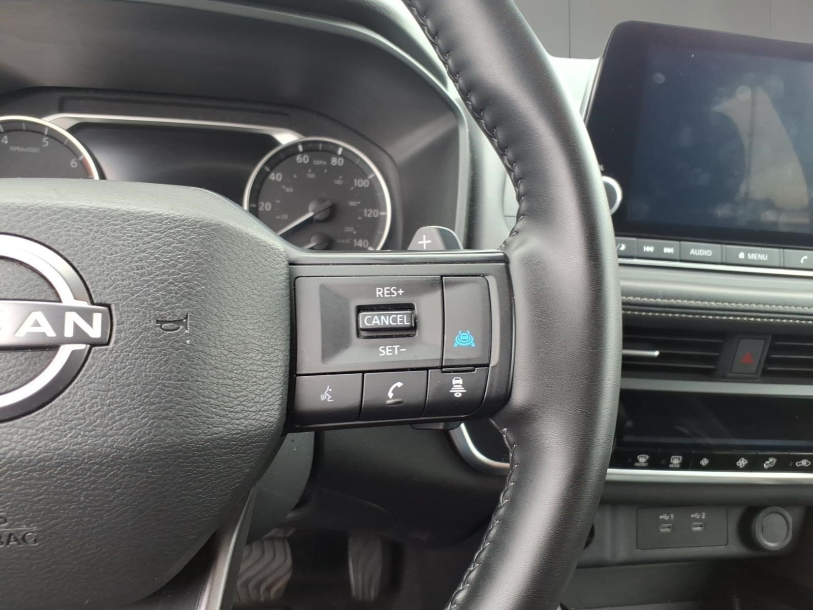 Used 2025 Nissan Rogue SV AWD/4WD image 14
