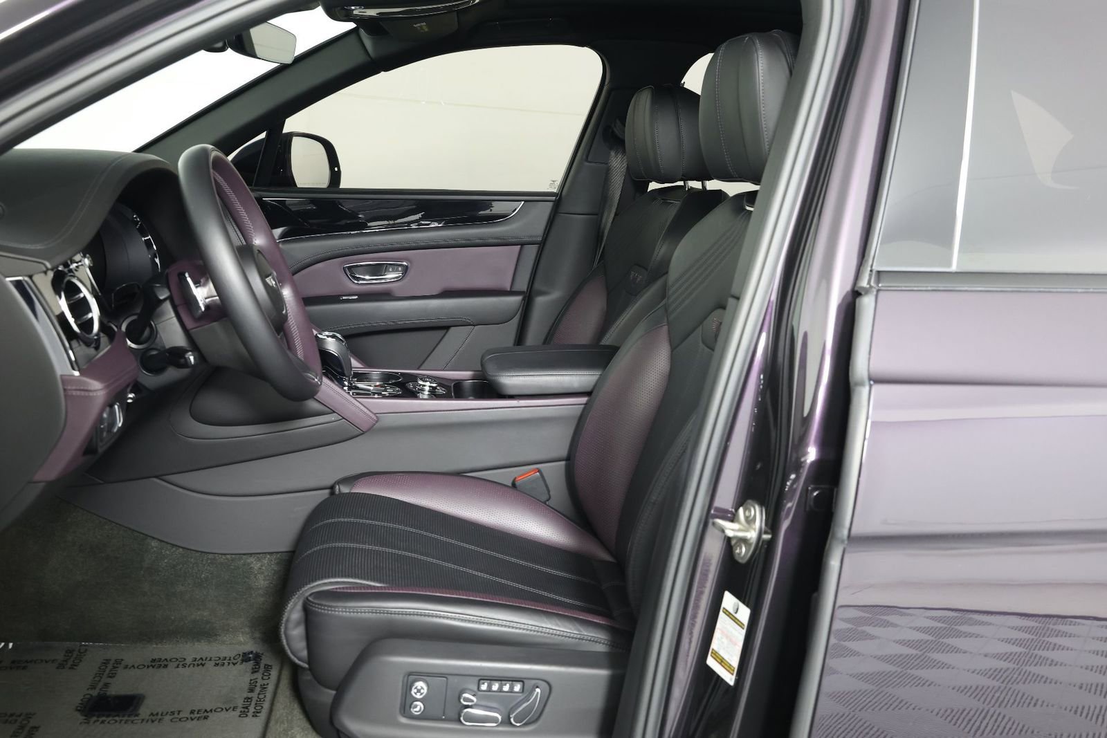 Used 2022 Bentley Bentayga AWD/4WD image 2