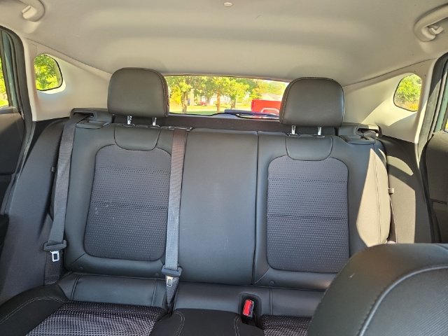 Used 2025 Chevrolet Trax LT FWD image 15