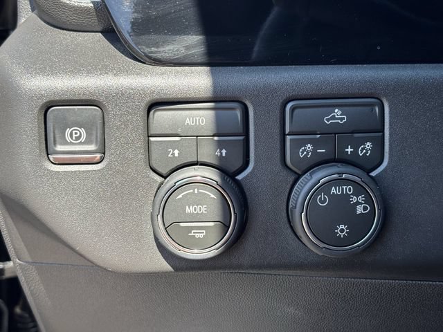 Used 2026 Chevrolet Silverado 1500 LT AWD/4WD image 33