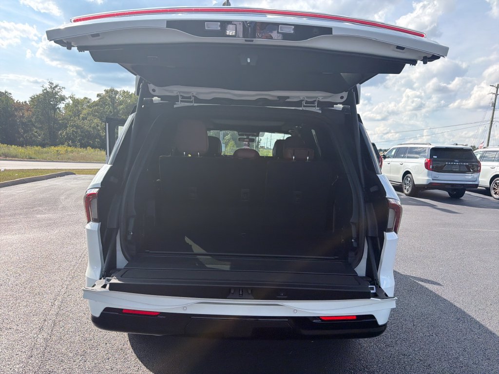 New 2027 Lincoln Navigator Reserve AWD/4WD image 9