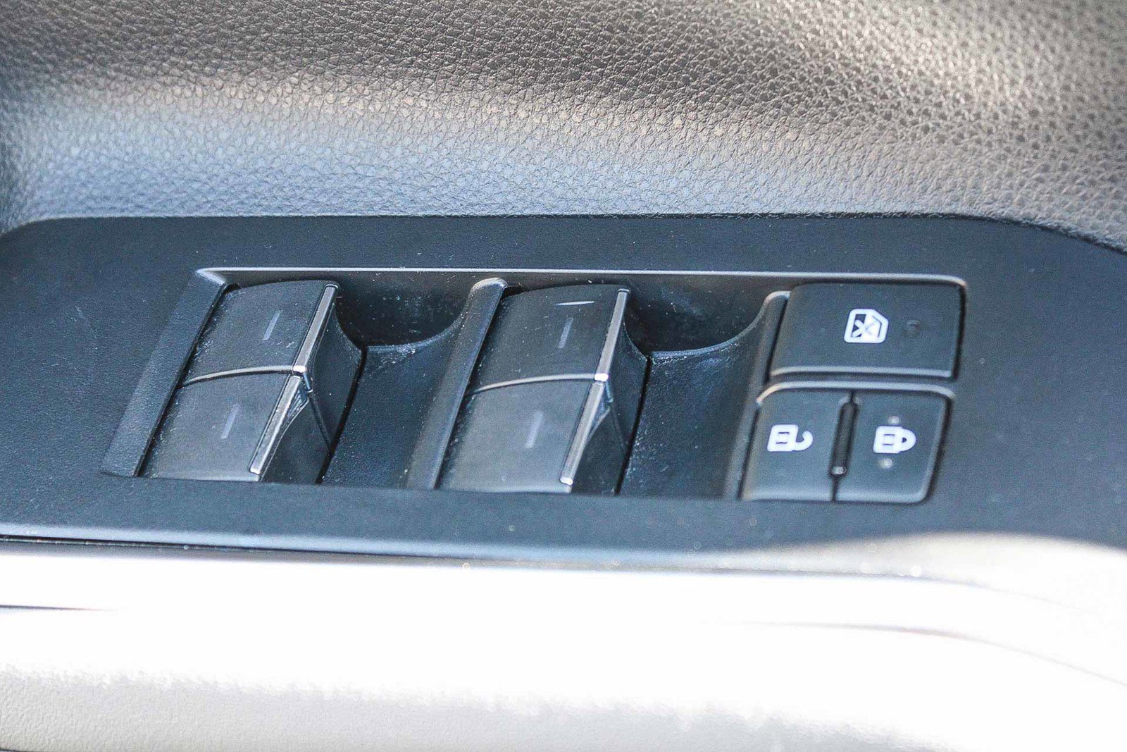 Used 2021 Toyota Highlander Limited FWD image 20