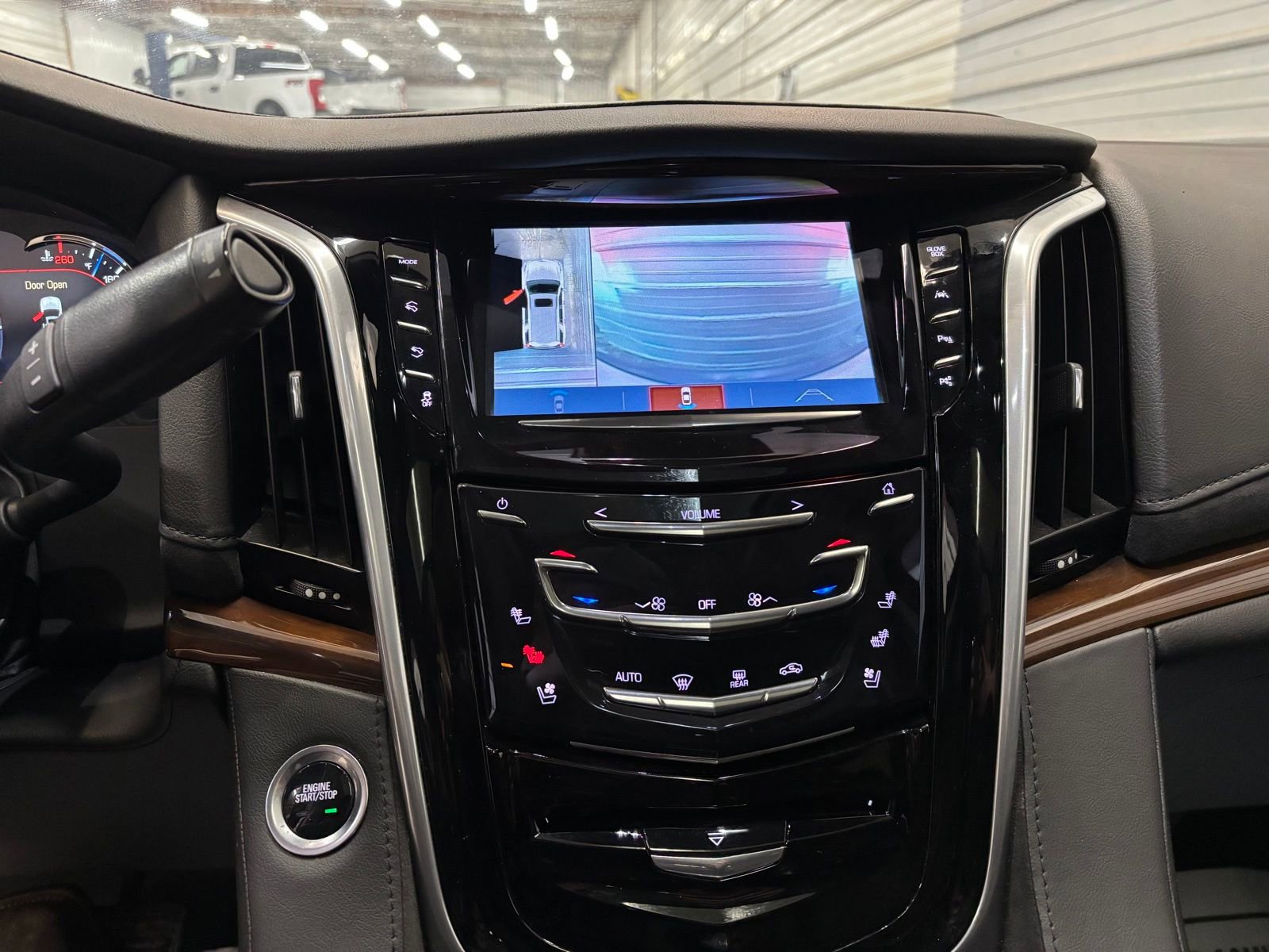 Used 2020 Cadillac Escalade ESV Luxury image 19