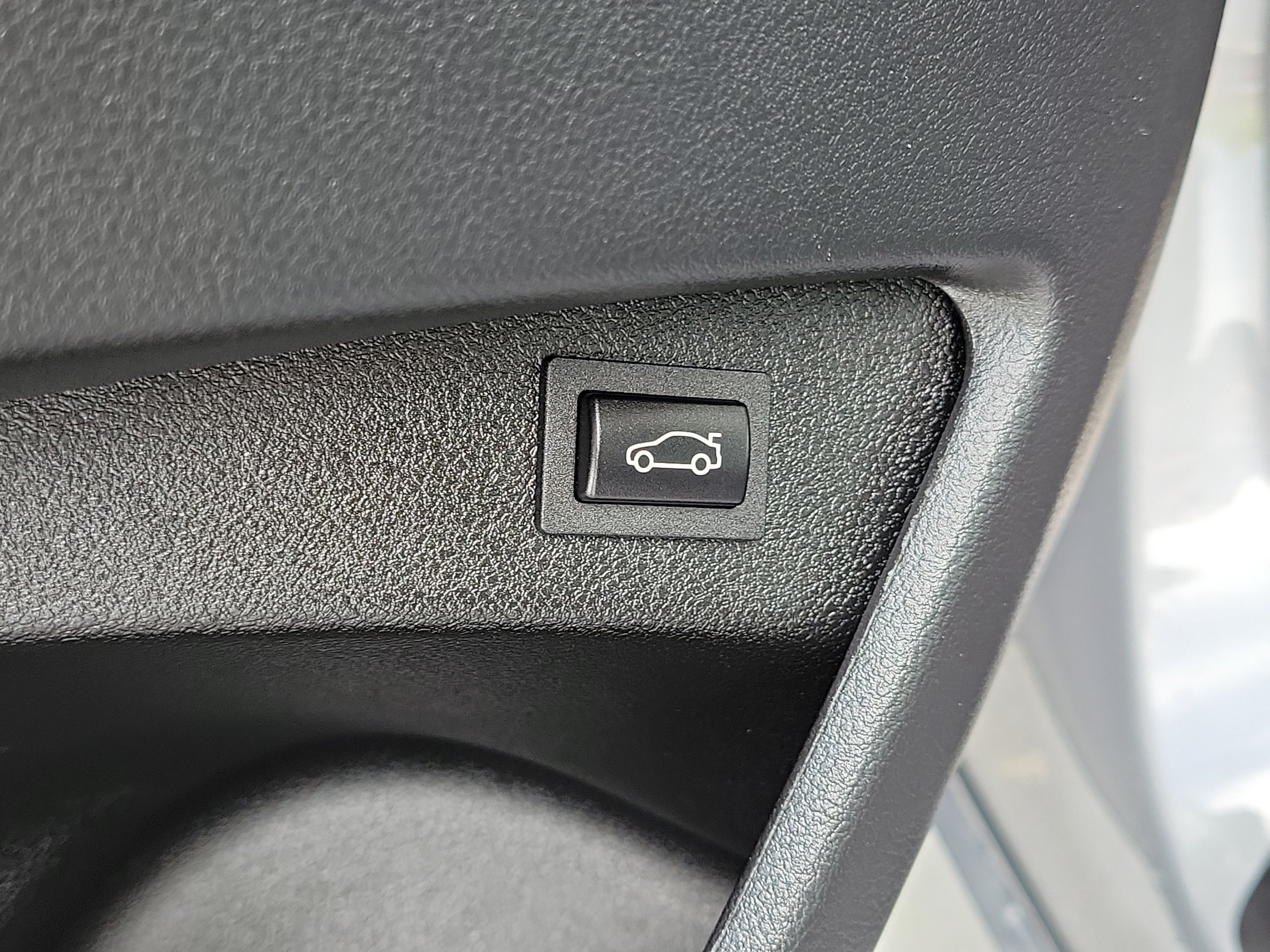 Used 2025 BMW 230i Coupe RWD image 17