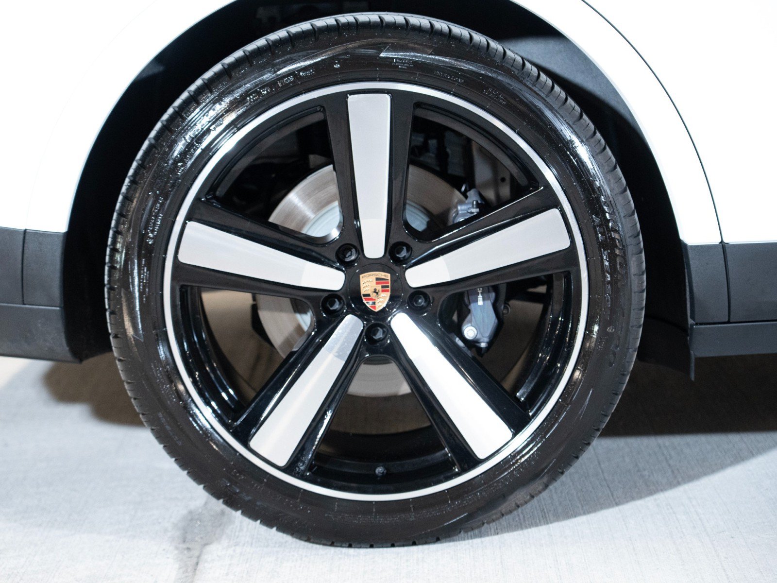 Certified 2026 Porsche Cayenne AWD/4WD image 11