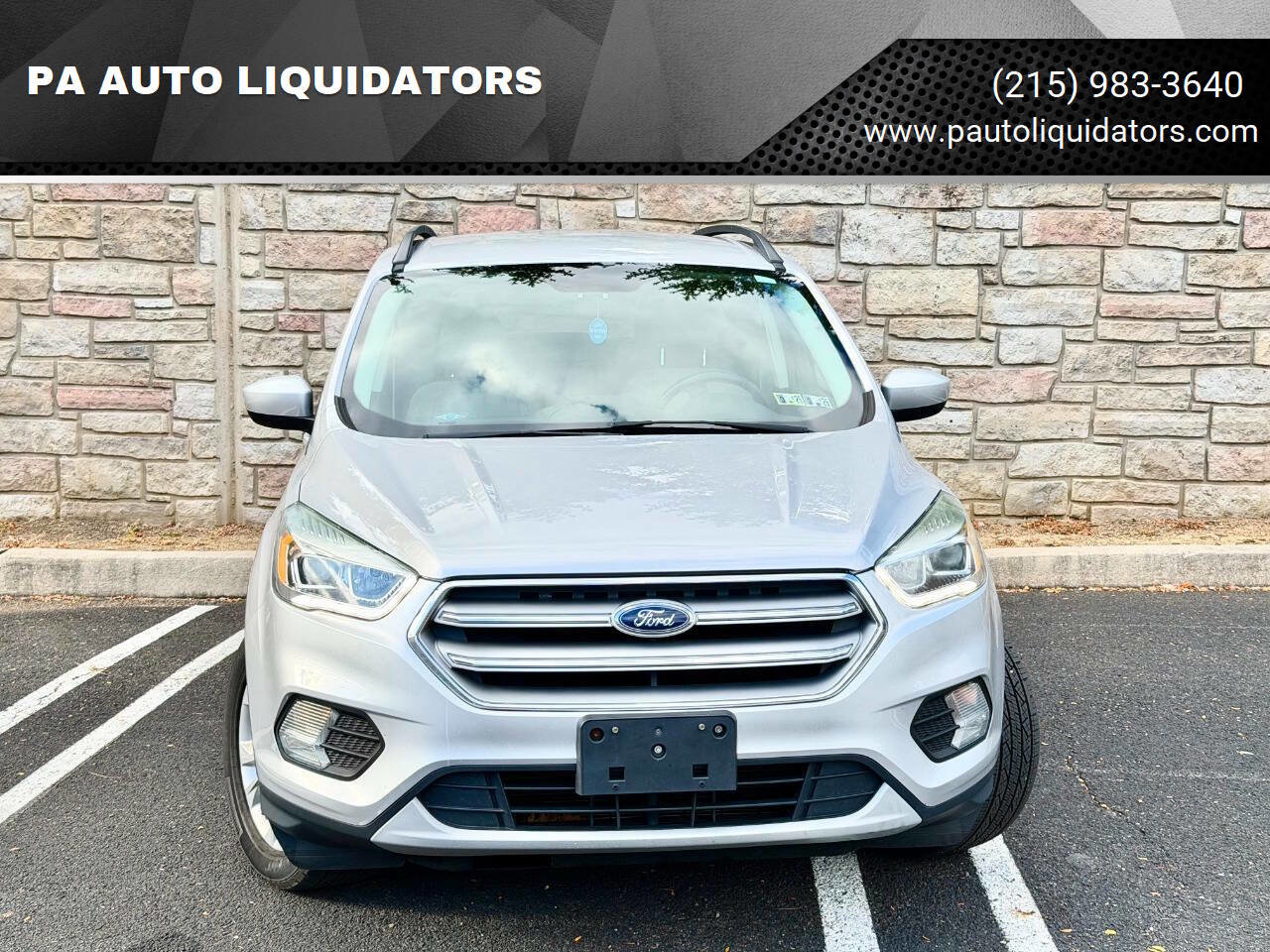Used 2017 Ford Escape SE w/ SE Leather Comfort Package image 1