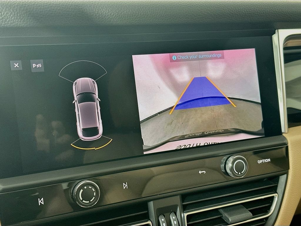 Certified 2026 Porsche Macan AWD/4WD image 17