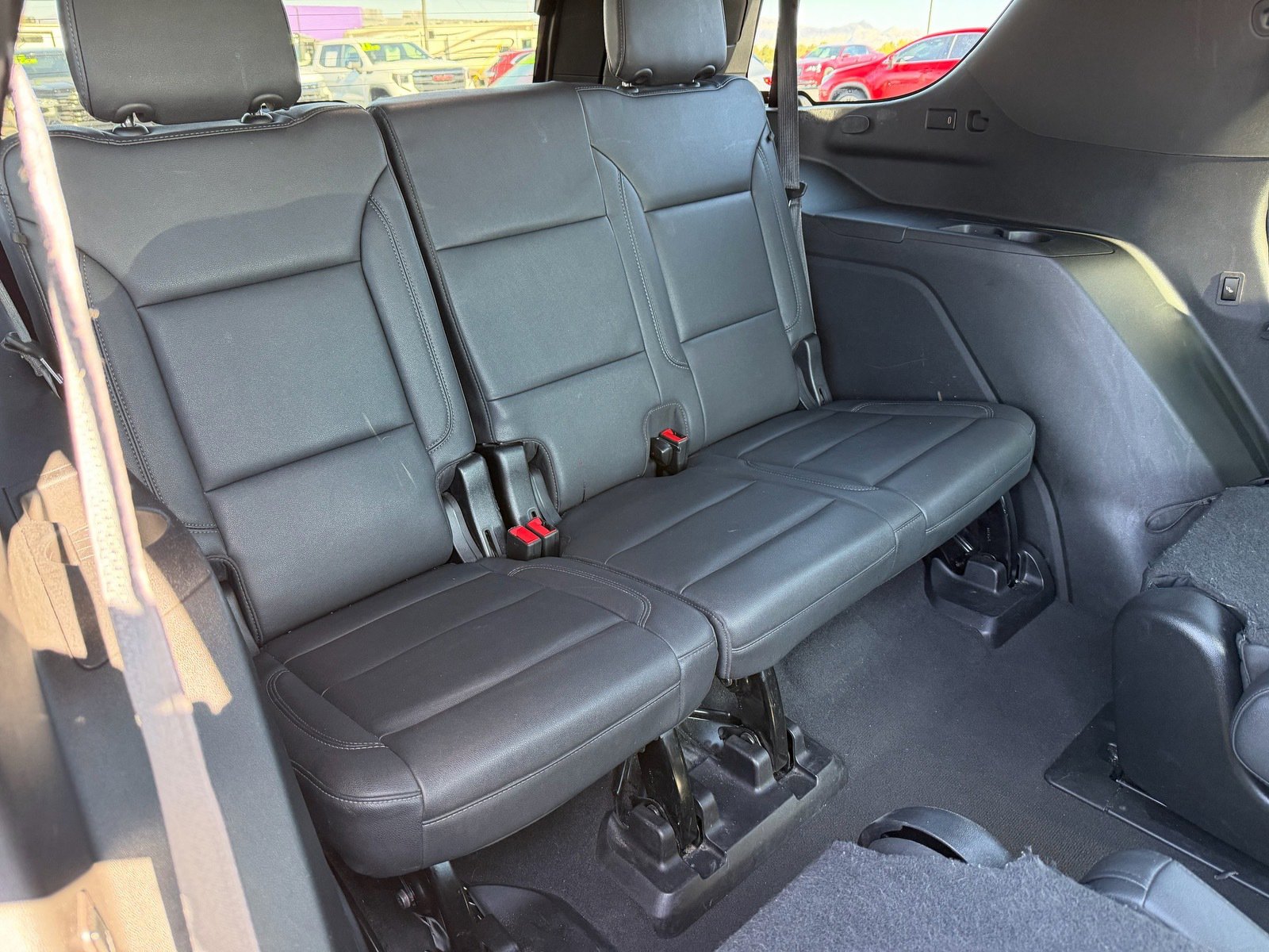 Used 2024 Chevrolet Tahoe Z71 w/ Luxury Package AWD/4WD image 28