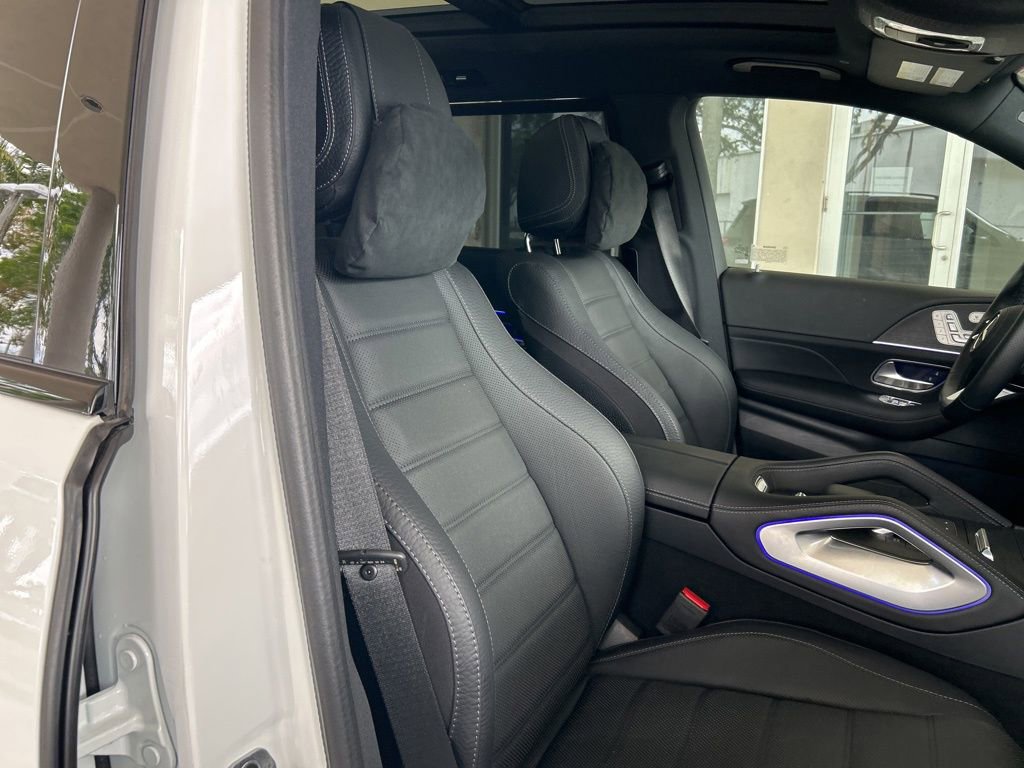 Used 2025 Mercedes-Benz GLS 450 4MATIC image 21
