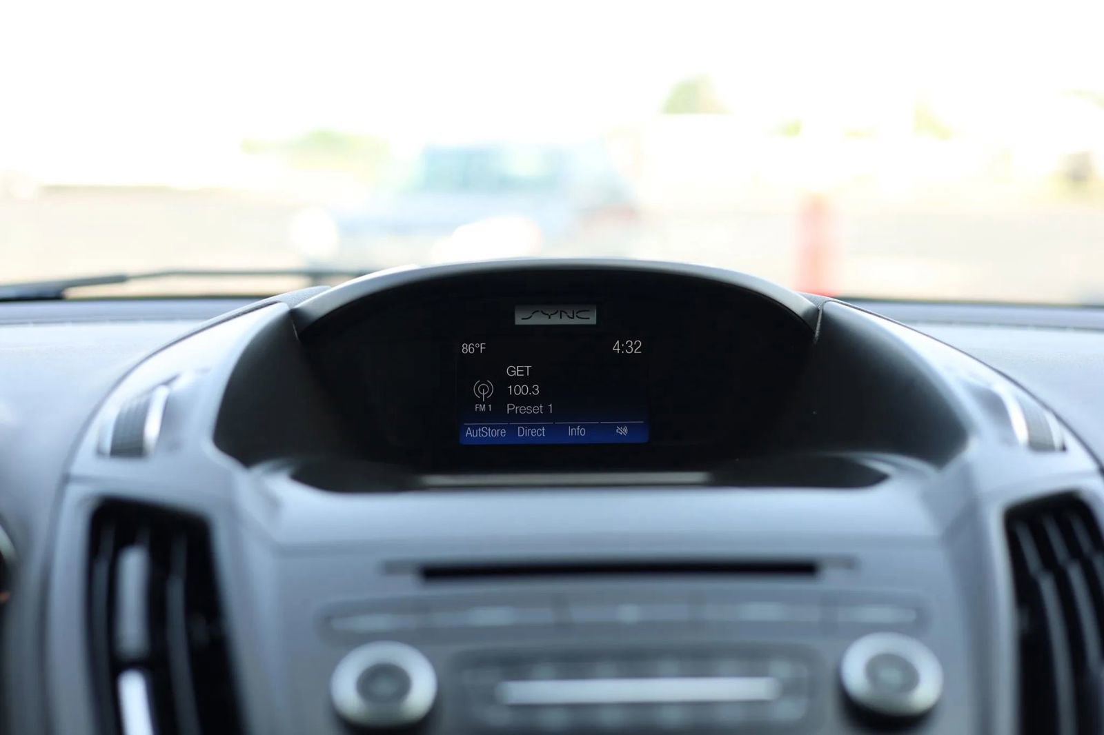 Used 2017 Ford Escape SE w/ SE Cold Weather Package image 18