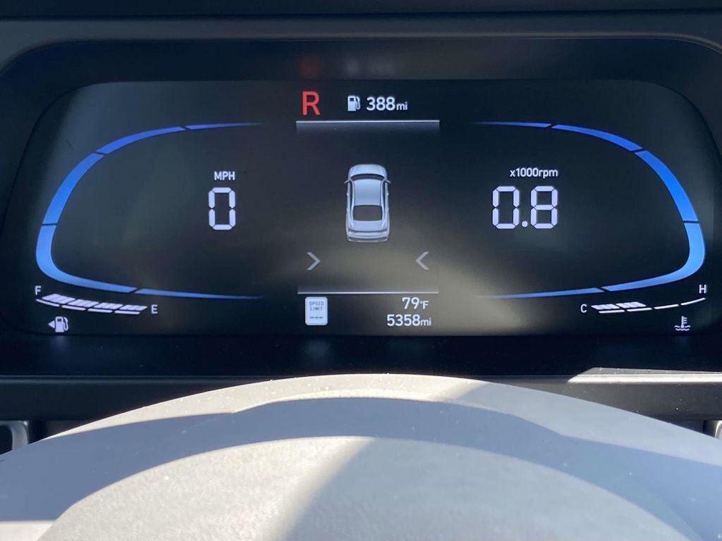 Used 2025 Hyundai Elantra Sport image 28