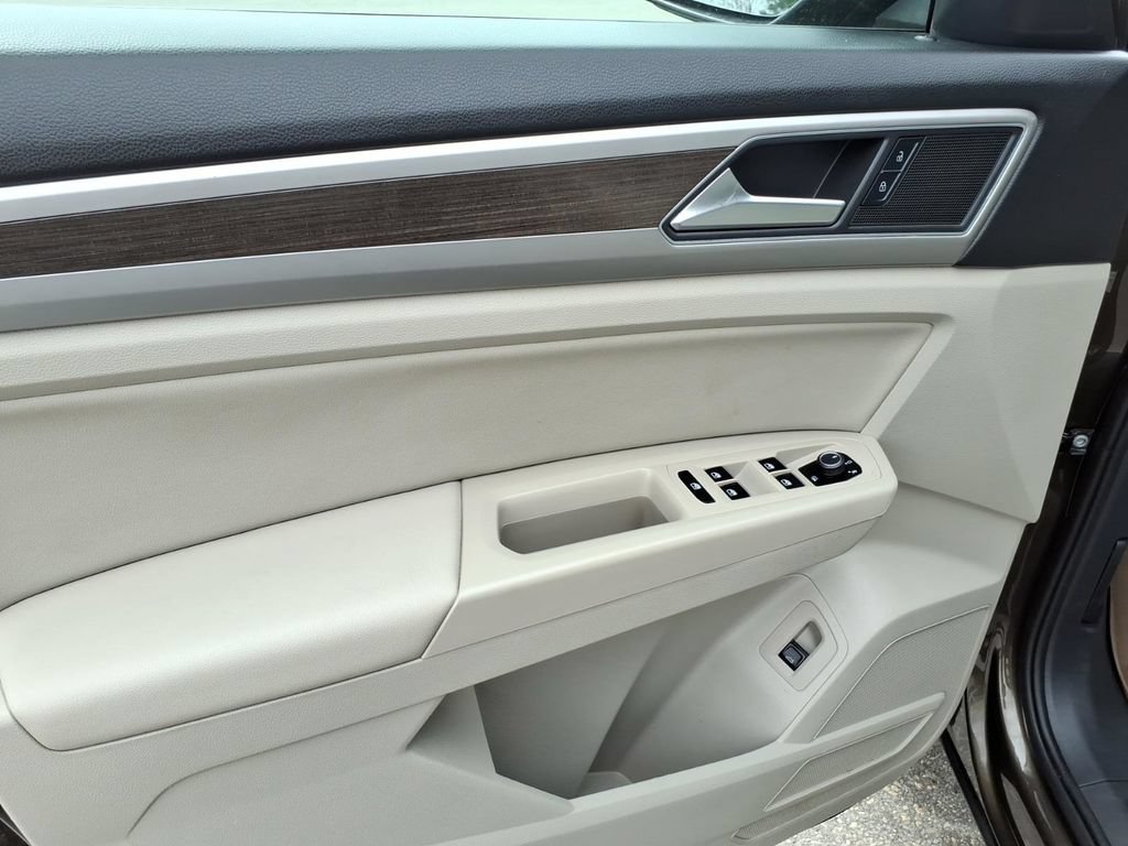 Used 2019 Volkswagen Atlas SE w/ Towing Package AWD/4WD image 11