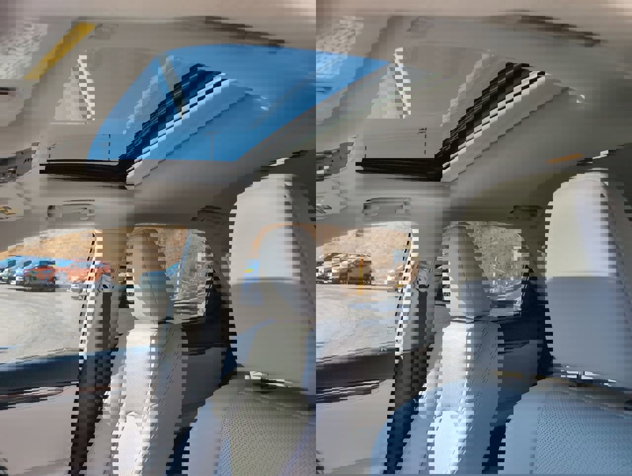 Used 2020 Lexus RX 450h AWD image 12