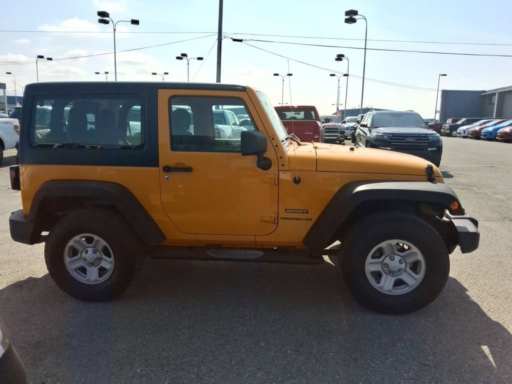 Used 2012 Jeep Wrangler Sport AWD/4WD image 9