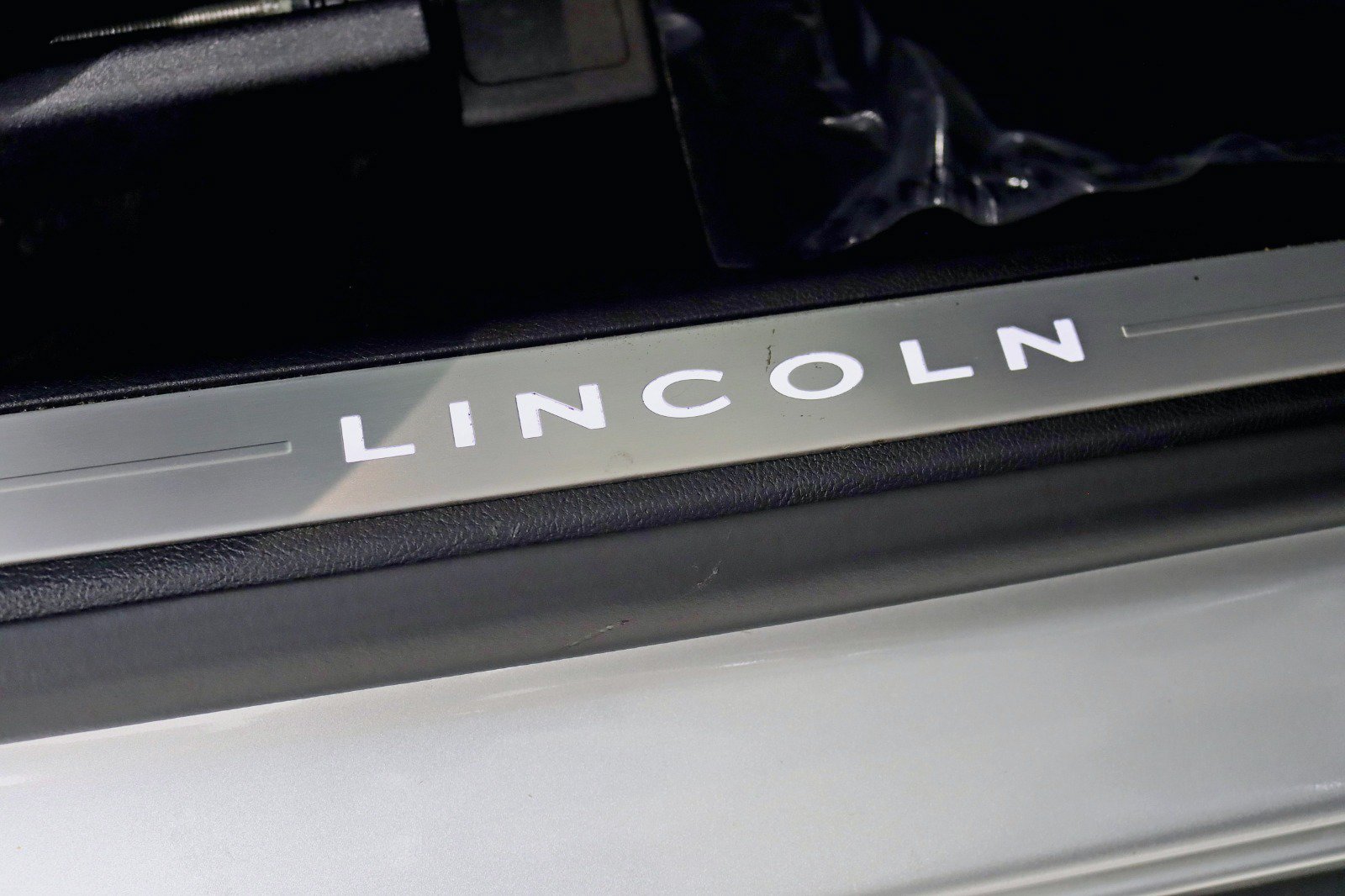 Used 2019 Lincoln MKZ Reserve FWD image 14