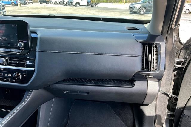 Used 2024 Nissan Pathfinder SV image 26