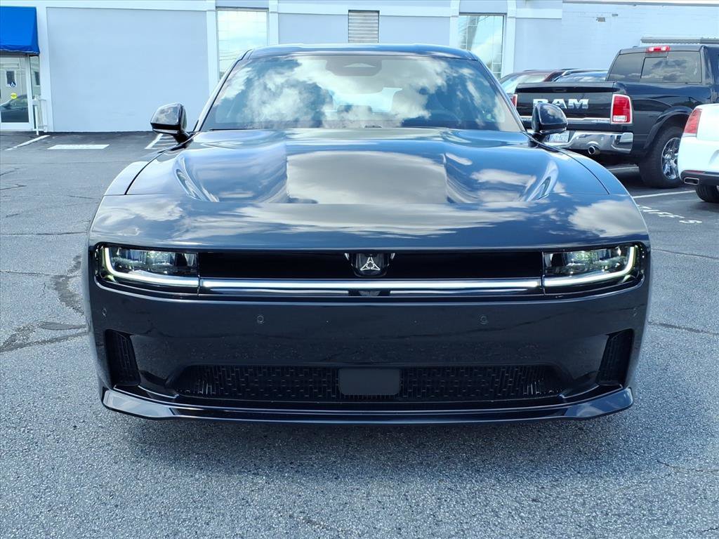 Used 2025 Dodge Charger Daytona Scat Pack w/ Track Pack AWD/4WD image 2