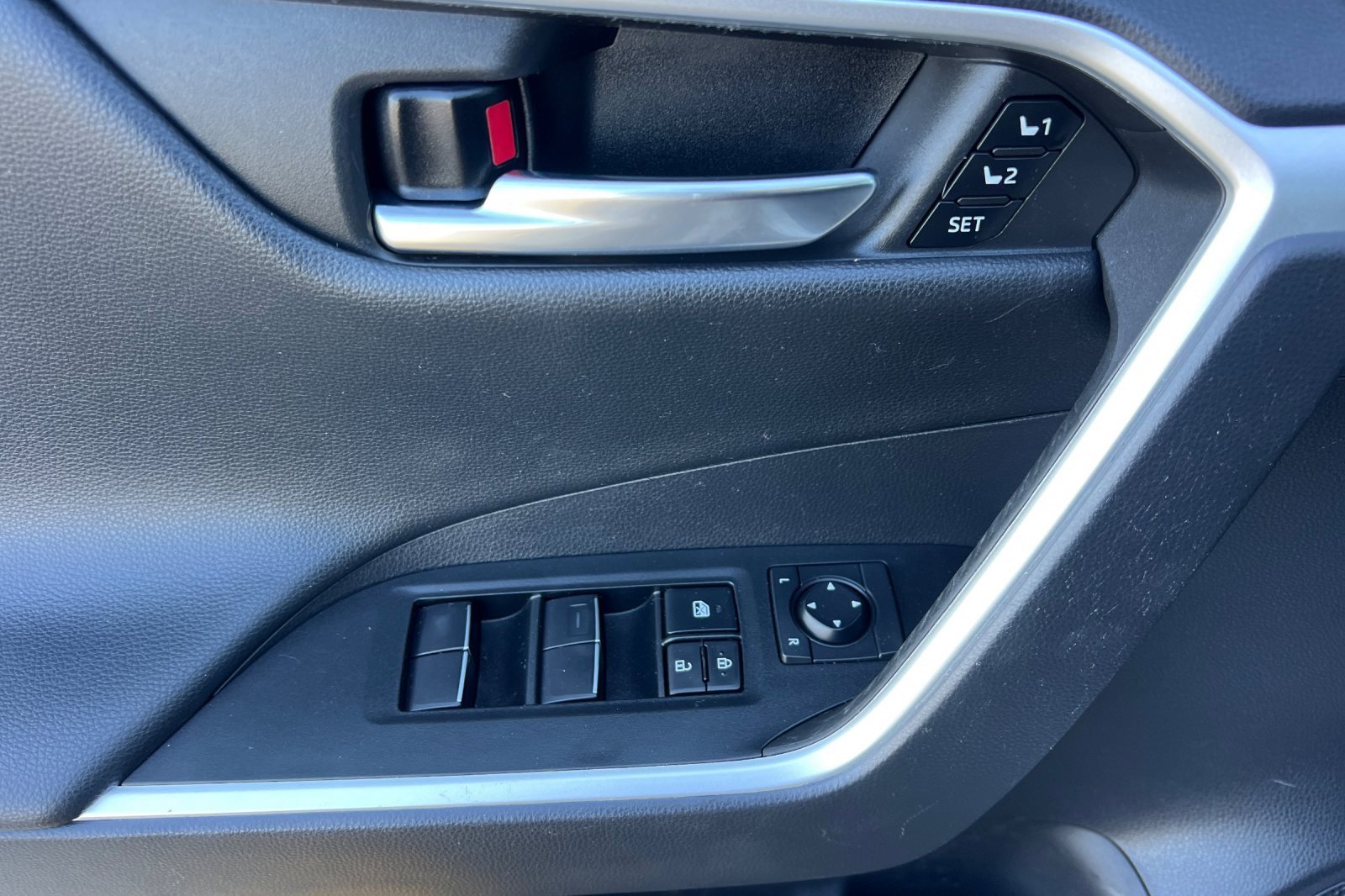 Certified 2021 Toyota RAV4 Limited image 8