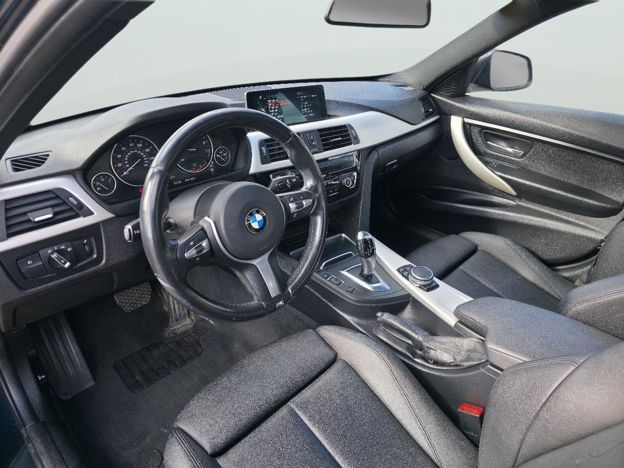 Used 2016 BMW 320i xDrive Sedan image 10