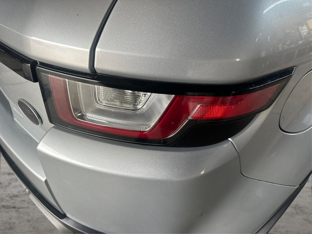 Used 2018 Land Rover Range Rover Evoque SE Premium AWD/4WD image 22