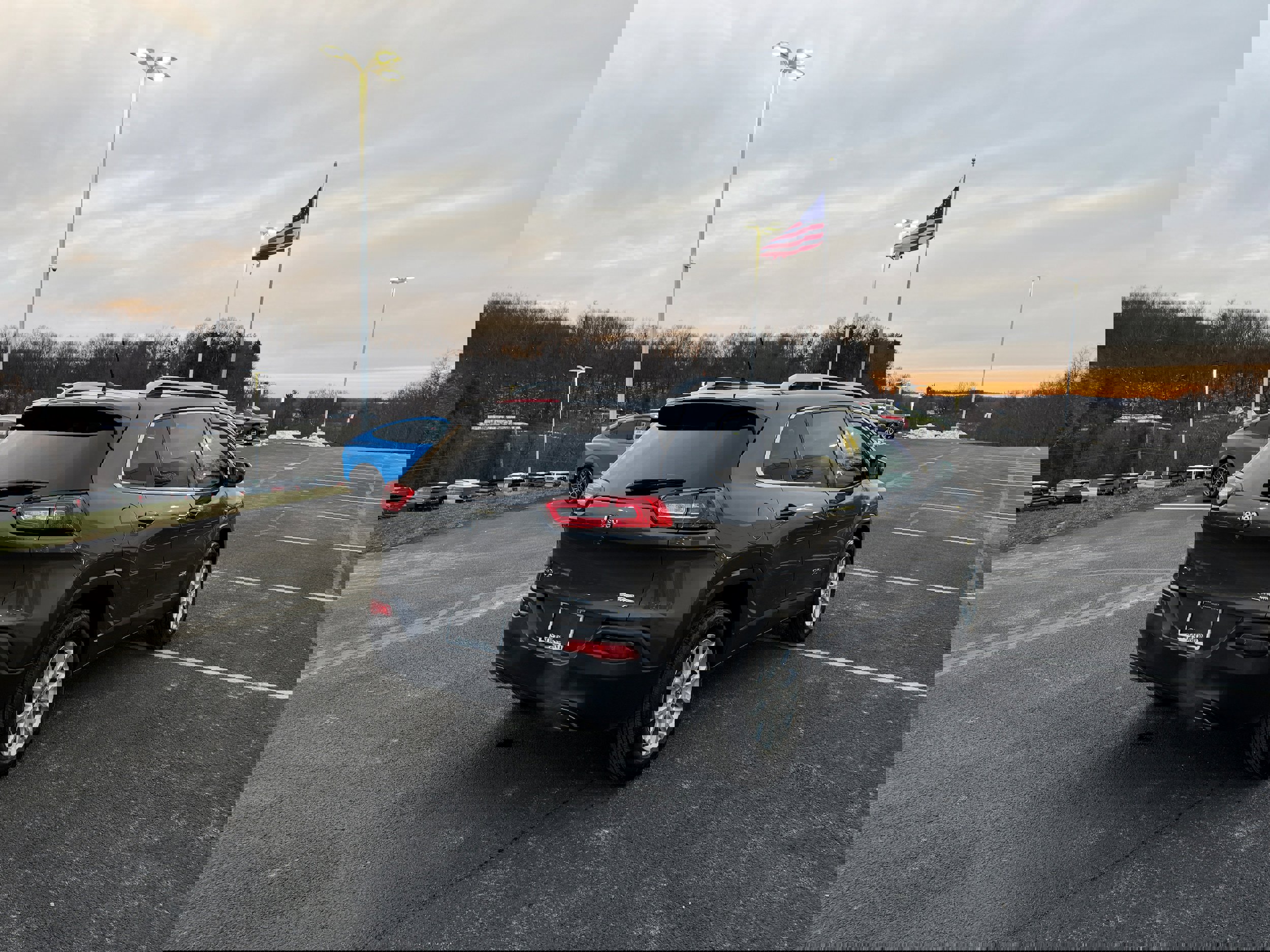 Used 2015 Jeep Cherokee Latitude w/ Cold Weather Group image 6