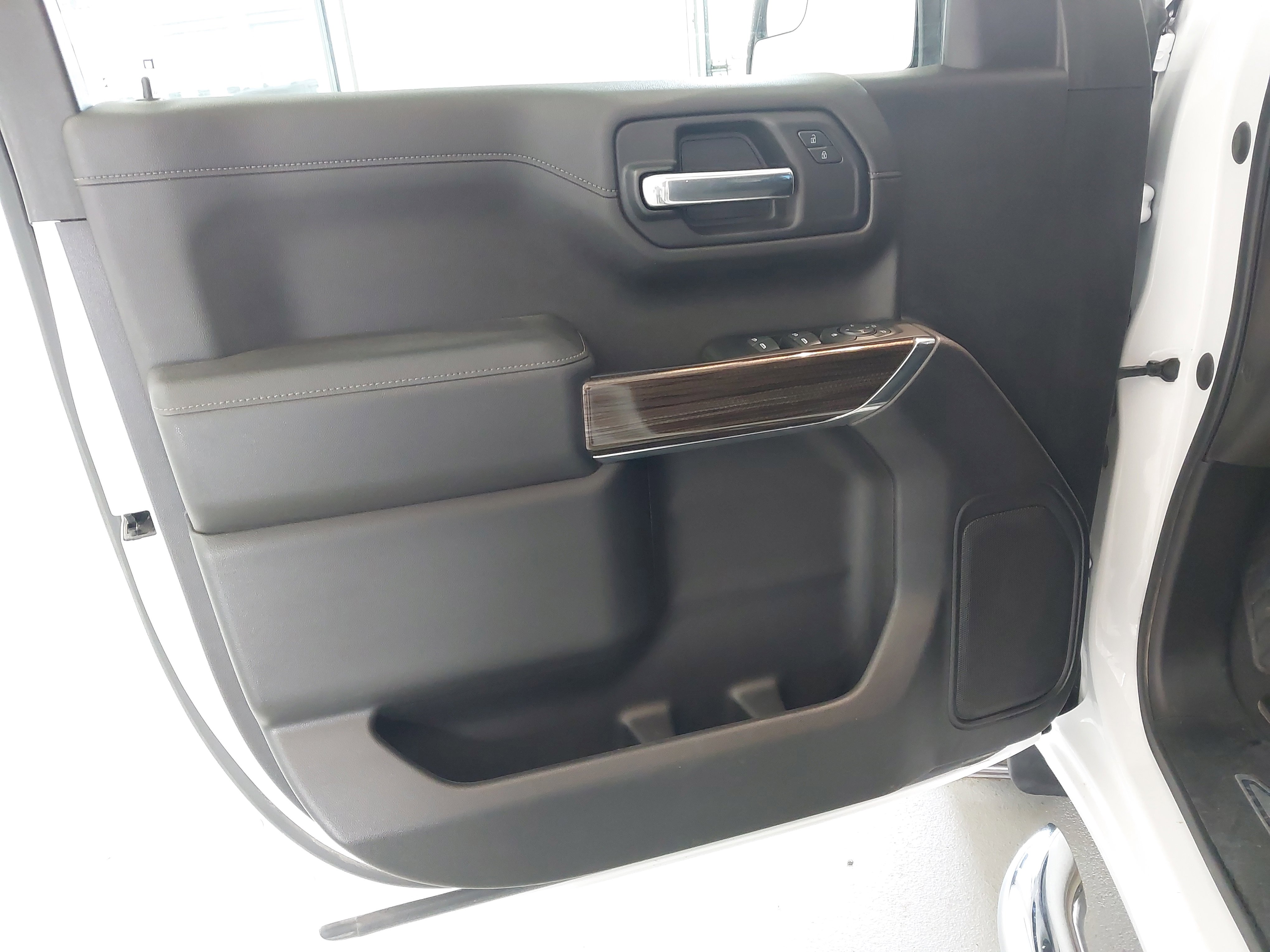 Used 2022 Chevrolet Silverado 1500 LT image 25