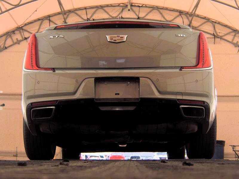 Used 2018 Cadillac XTS Luxury w/ Driver Awareness Package FWD image 4