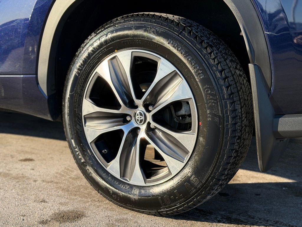 Used 2022 Toyota Highlander XLE image 31