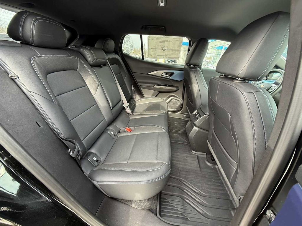 Used 2025 Chevrolet Equinox EV LT w/ Convenience Package image 30