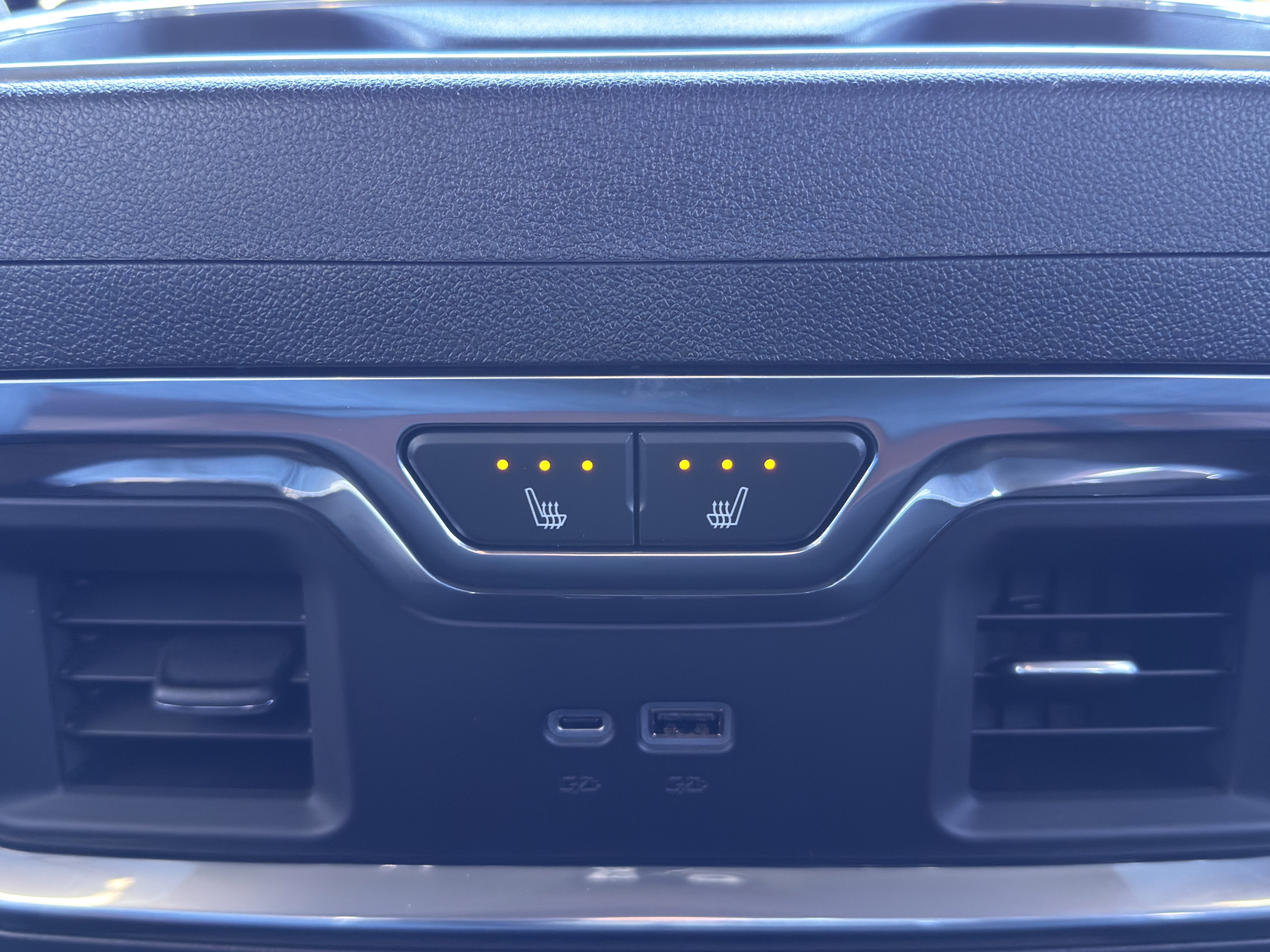 New 2026 GMC Sierra 3500 Denali Ultimate image 19