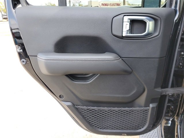 Used 2022 Jeep Gladiator Overland w/ Popular Equipment Package image 13