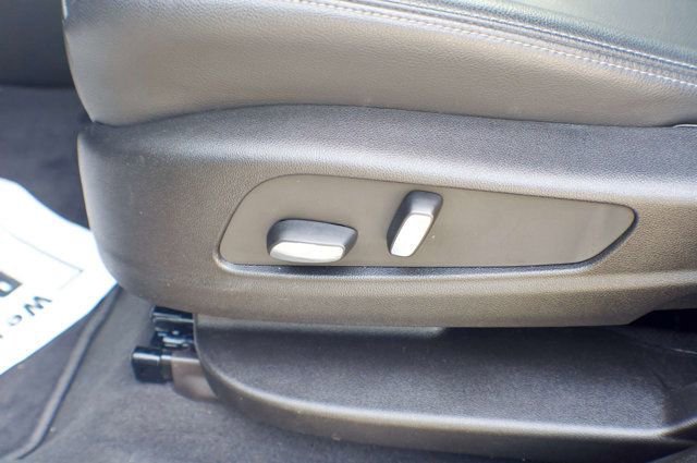 Used 2025 Cadillac XT6 Luxury image 41