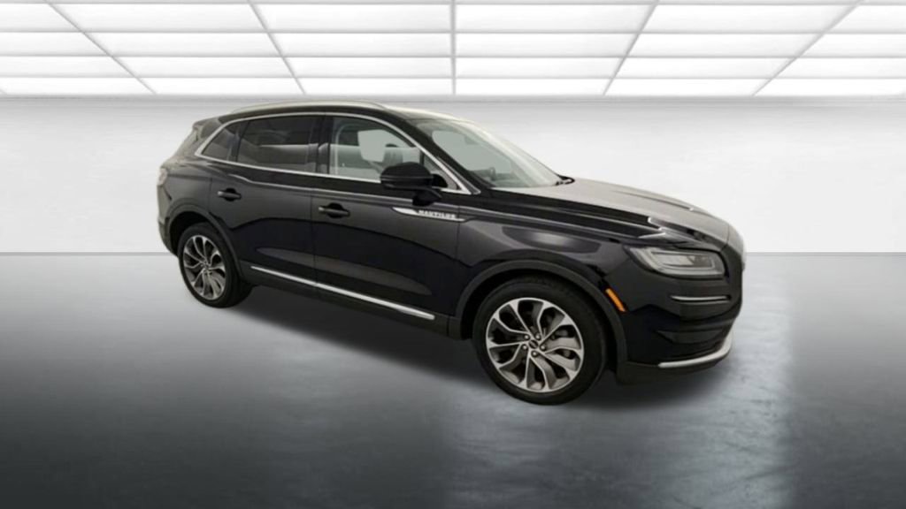 Used 2022 Lincoln Nautilus Reserve w/ Luxury Package image 9