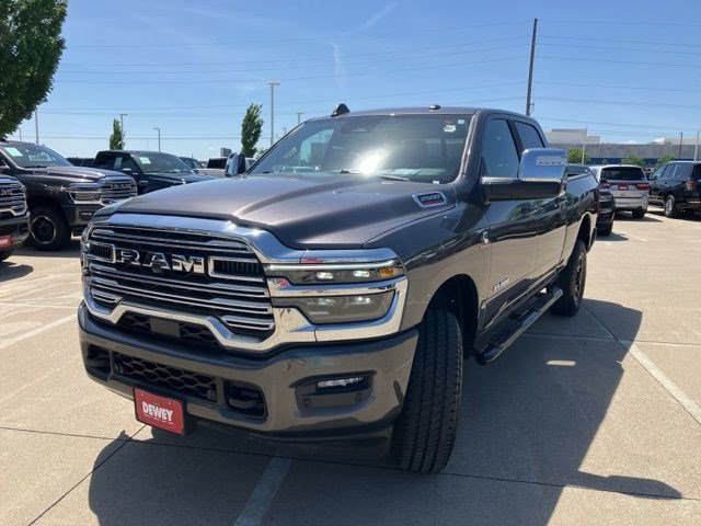 Used 2025 RAM 2500 Laramie AWD/4WD image 3