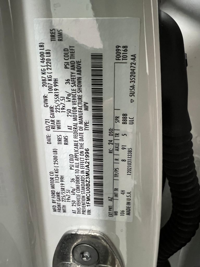 Used 2021 Ford Escape SE w/ SE Sport Appearance Package image 32